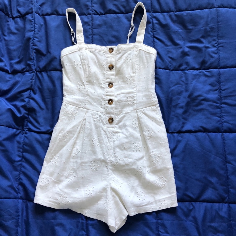 SOLD hollister romper